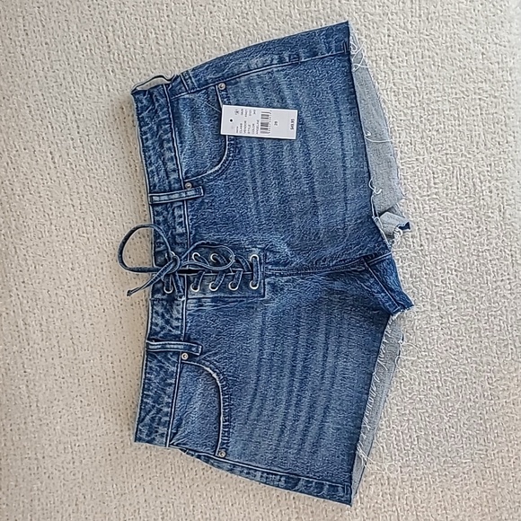 PacSun Stretch Low Rise Raw Hem Denim Shorts in Light Blue - NWT - Picture 10 of 16